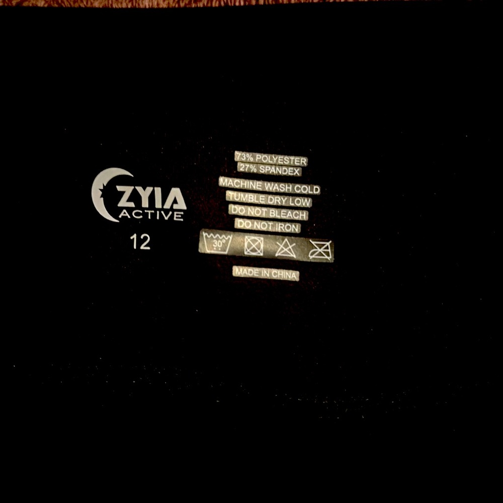 Zyia capri leggings